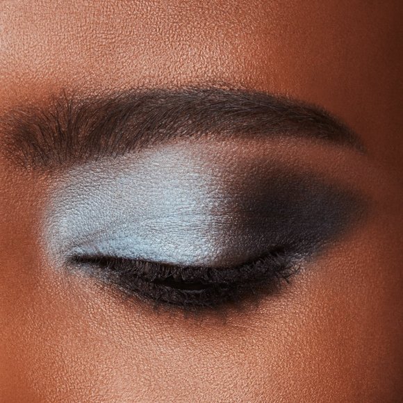 MAC Set of 2 palettes REGAL ROSE & BOLD BOWS NIB Limited Ed - Picture 3 of 6